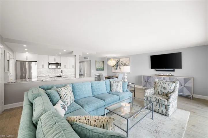222 Harbour Dr # 207, Naples, Florida 34103