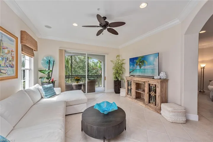 9110 Cascada Way # 201, Naples, Florida 34114