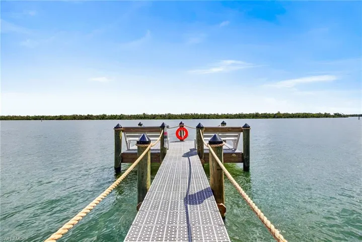 167 Mandalay Rd, Fort Myers Beach, Florida 33931