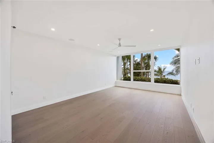 4301  Gulf Shore N BLVD, Naples, FL 34103