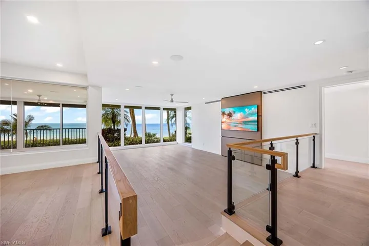 4301  Gulf Shore N BLVD, Naples, FL 34103