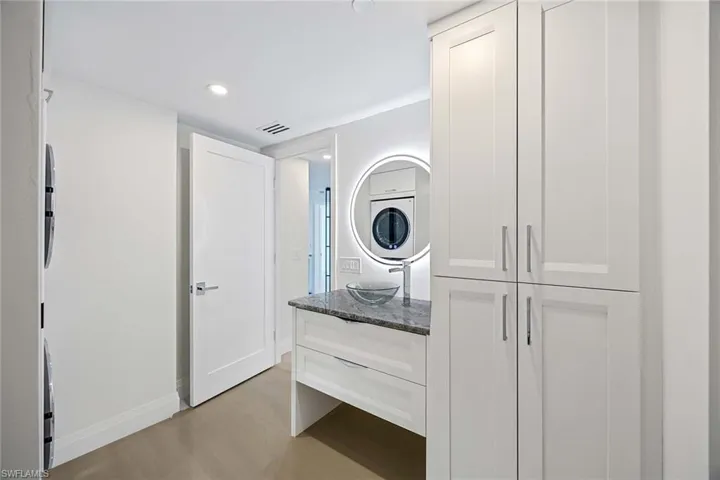 4301  Gulf Shore N BLVD, Naples, FL 34103