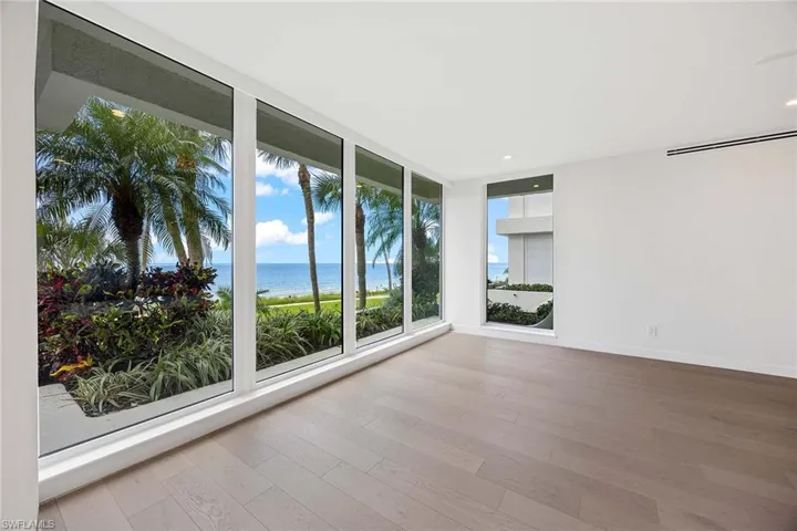 4301  Gulf Shore N BLVD, Naples, FL 34103