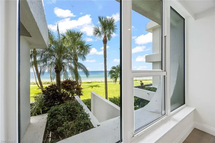 4301  Gulf Shore N BLVD, Naples, FL 34103