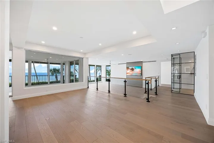 4301  Gulf Shore N BLVD, Naples, FL 34103
