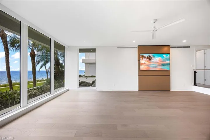 4301  Gulf Shore N BLVD, Naples, FL 34103