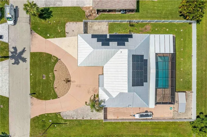 Aerial view of property and surrounding area
