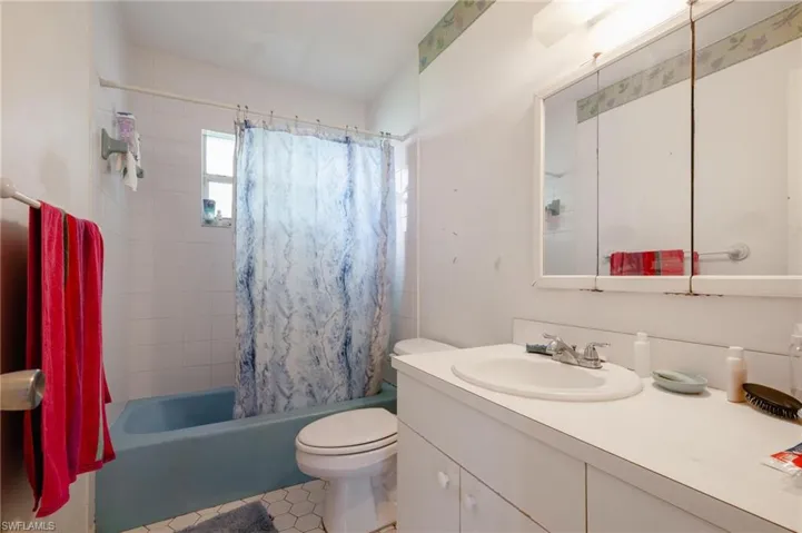 1208 Barnsdale St, Lehigh Acres, Florida 33936