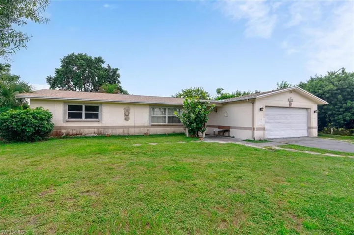 1208 Barnsdale St, Lehigh Acres, Florida 33936
