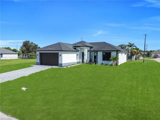 1825 Ne 22nd Ter, Cape Coral, Florida 33909