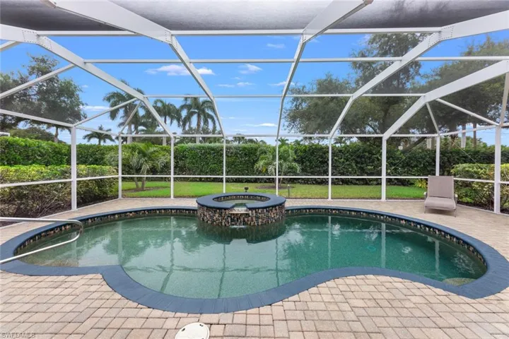 Ample area around pool to entertain