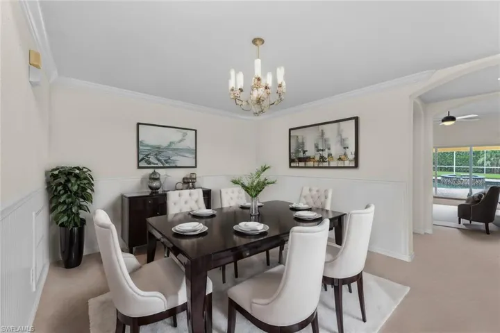 ***VIRTUALLY STAGED*** Dining room