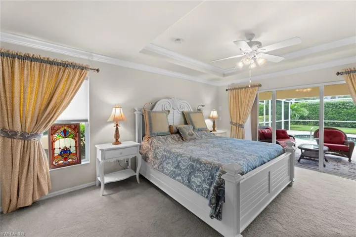 Master bedroom w/direct lanai access
