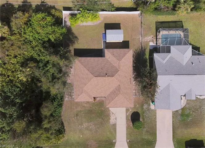 Birds eye view of property