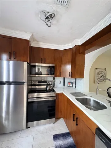 4514 Sw 8th Pl 11, Cape Coral, Florida 33914