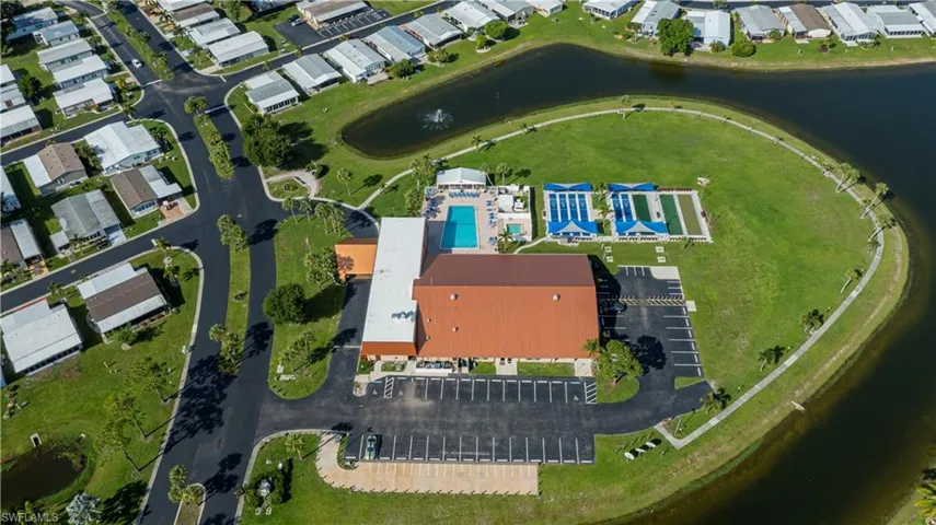 Pool, shuffleboard and bocce ball to occupy your sunny days