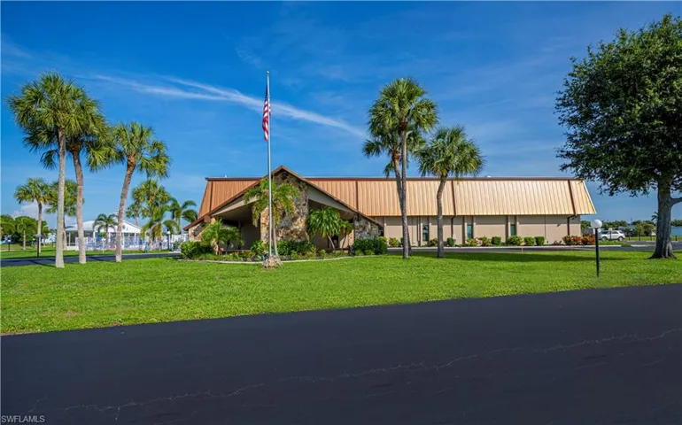 Huge clubhouse to meet all your new Florida friends!