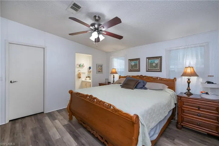 Massive primary bedroom-easily fits king size bed