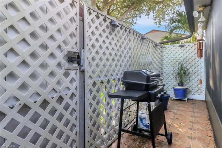 1224 SE 6th  TER, Cape Coral, FL 33990