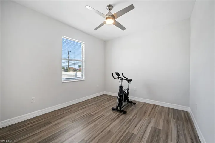 1017 15th Ter, Cape Coral, Florida 33993