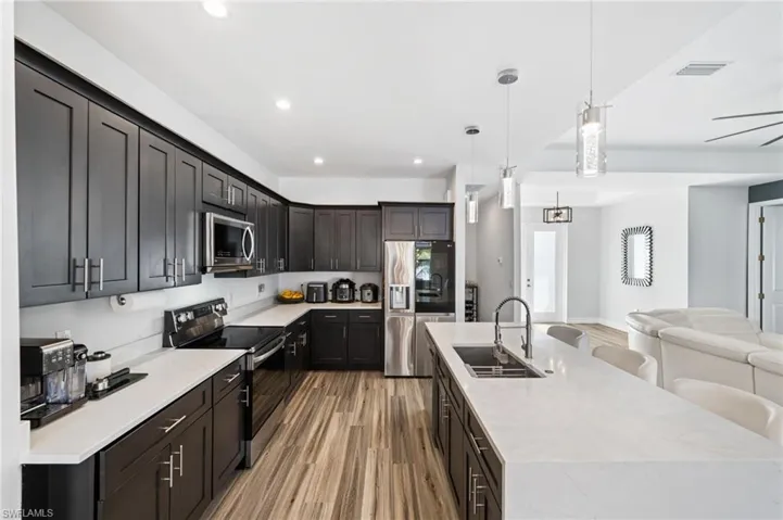 1017 15th Ter, Cape Coral, Florida 33993