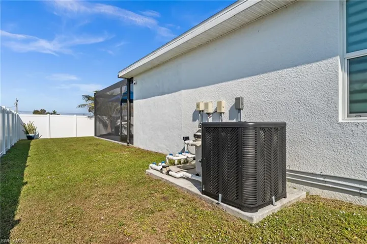 1017 15th Ter, Cape Coral, Florida 33993