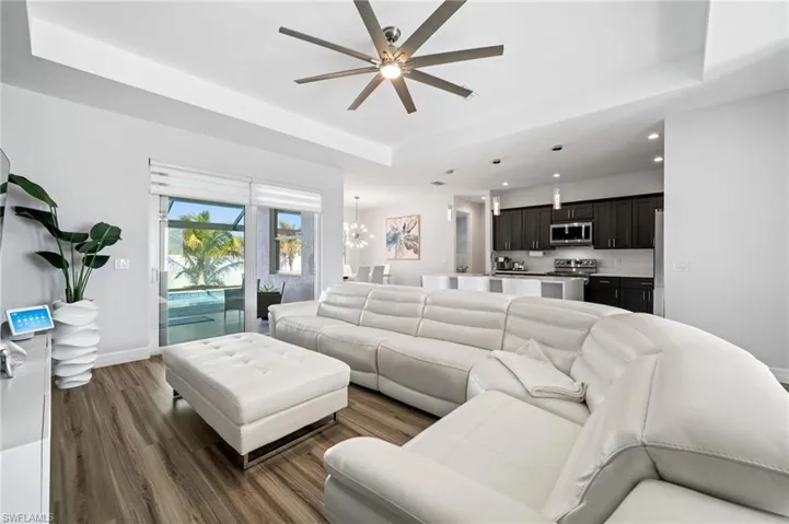 1017 15th Ter, Cape Coral, Florida 33993