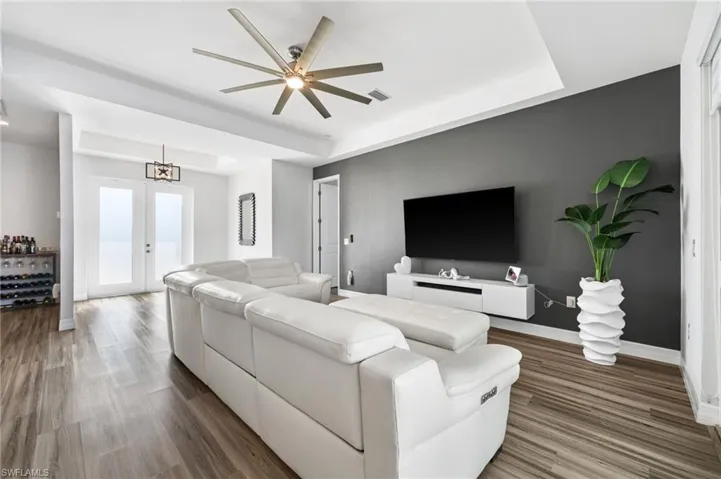 1017 15th Ter, Cape Coral, Florida 33993