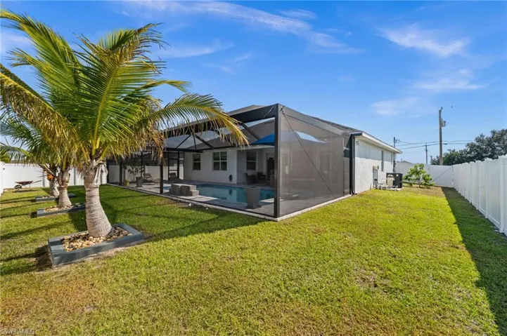 1017 15th Ter, Cape Coral, Florida 33993