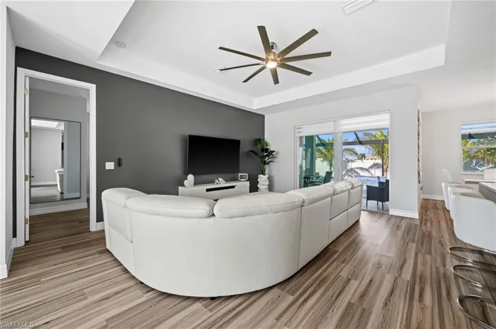 1017 15th Ter, Cape Coral, Florida 33993