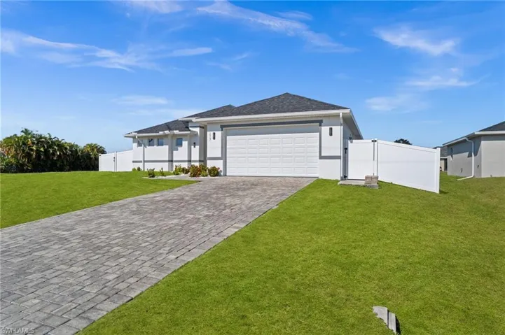 1017 15th Ter, Cape Coral, Florida 33993