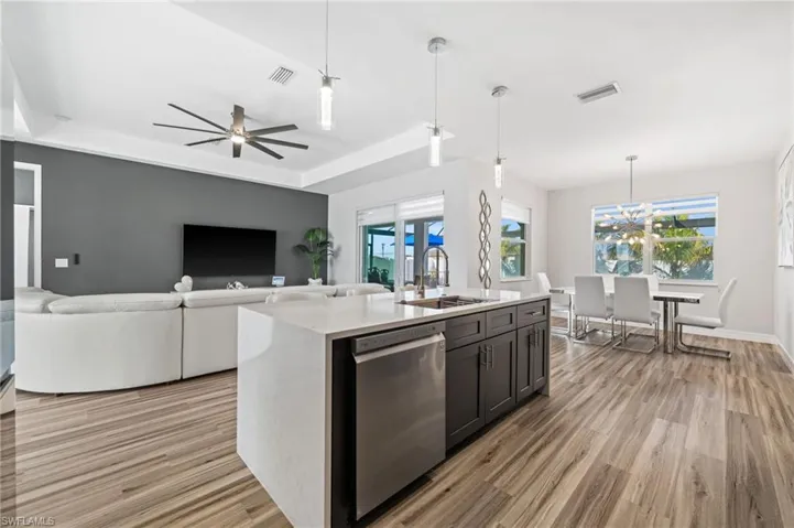 1017 15th Ter, Cape Coral, Florida 33993