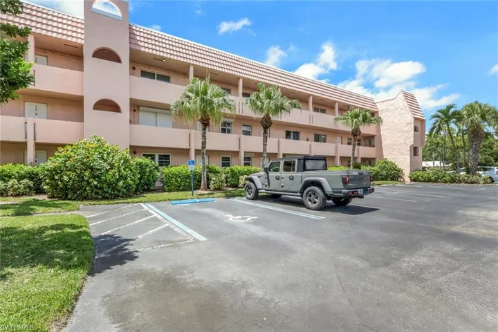 200 Forest Lakes Blvd 108, Naples, Florida 34105