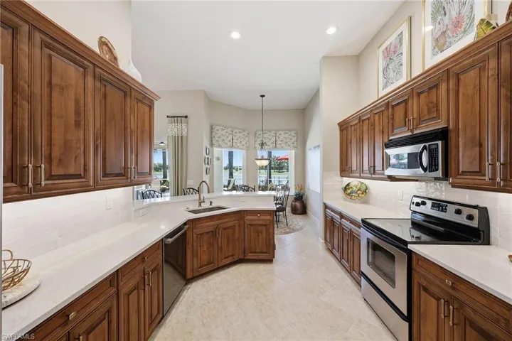 8793 Mustang Island Cir, Naples, Florida 34113
