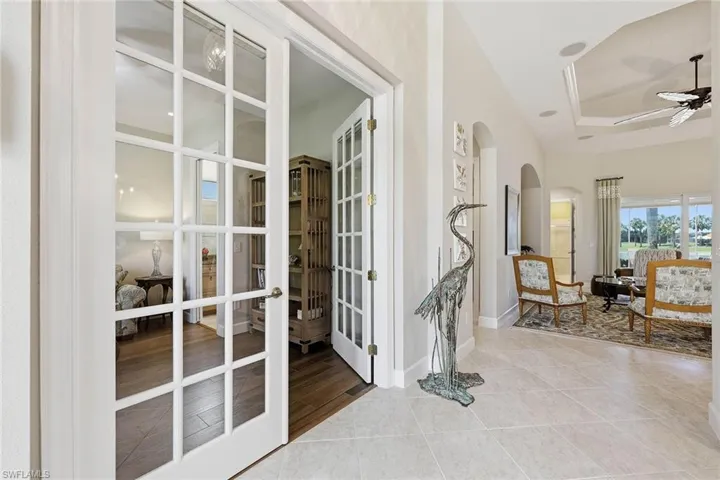 8793 Mustang Island Cir, Naples, Florida 34113