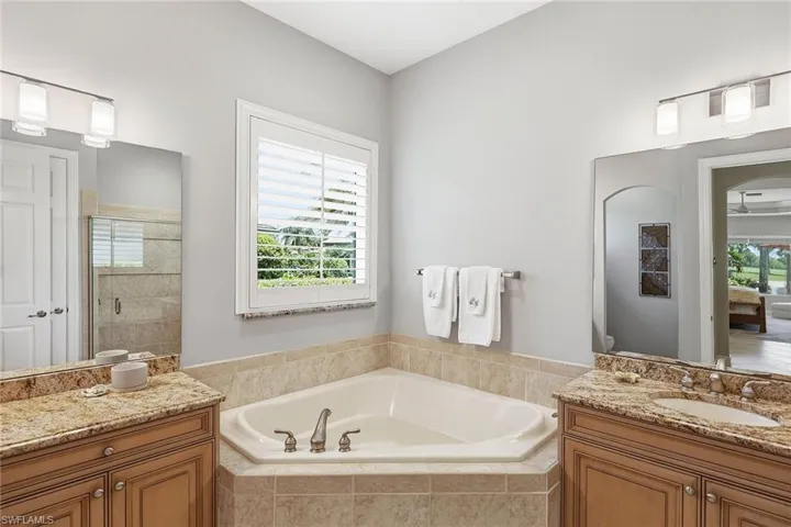 8793 Mustang Island Cir, Naples, Florida 34113