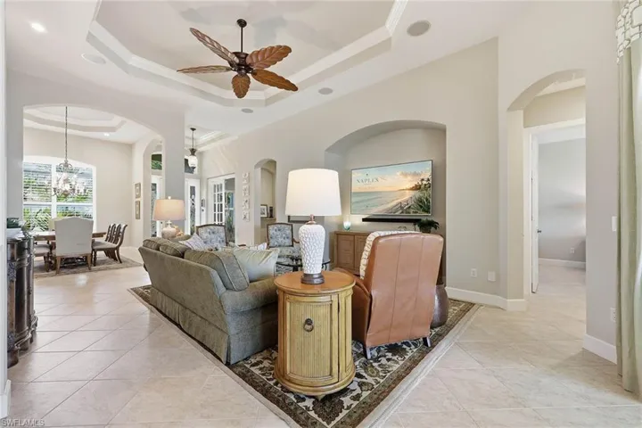 8793 Mustang Island Cir, Naples, Florida 34113