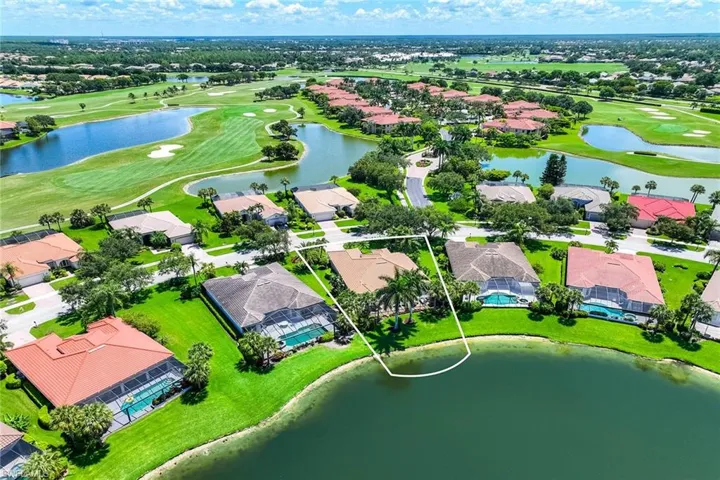 8793 Mustang Island Cir, Naples, Florida 34113