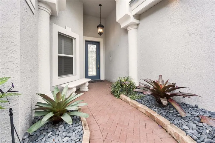 Front Entry Way to the Courtyard Entrance