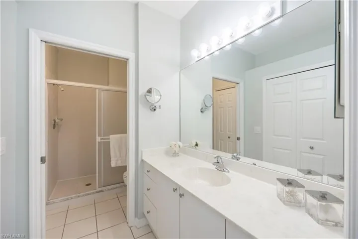 Owner's ensuite bathroom
