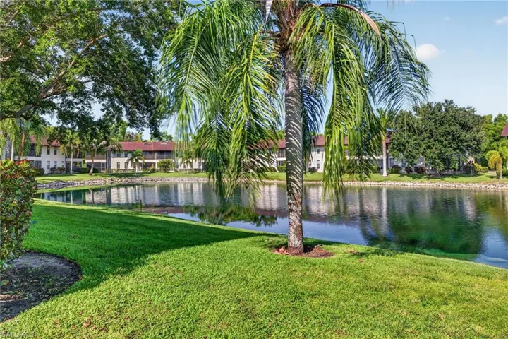 5365 Treetops Dr S206, Naples, Florida 34113