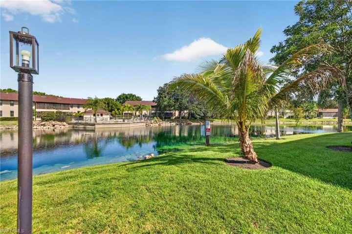 5365 Treetops Dr S206, Naples, Florida 34113