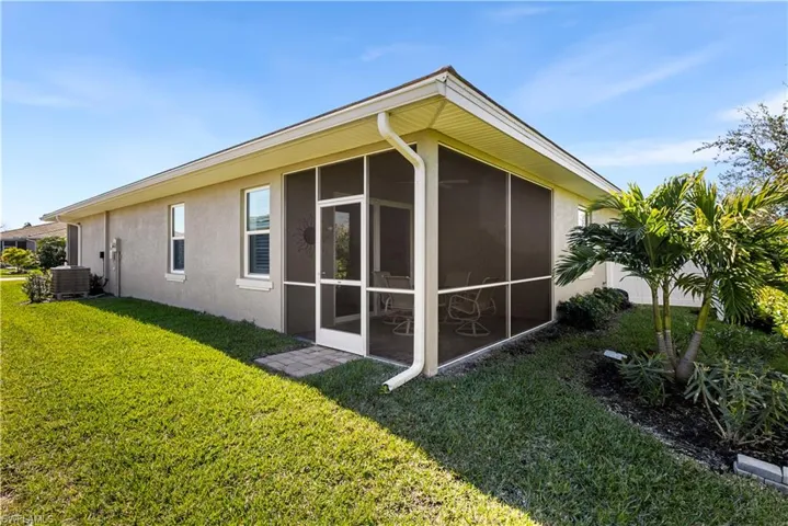 Rear view of your lanai.