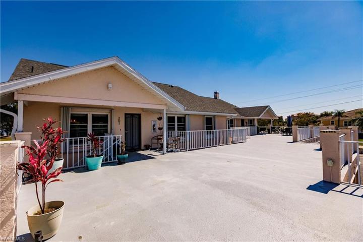1953  Beach  PKWY, Cape Coral, FL 33904