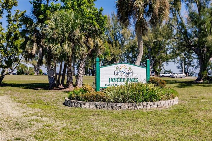 1953  Beach  PKWY, Cape Coral, FL 33904