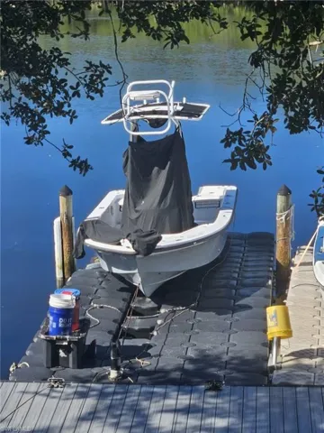 Jet Dock