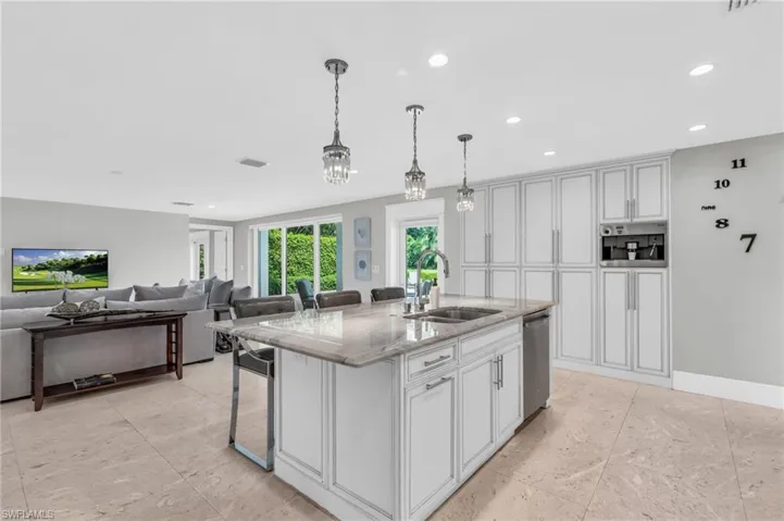 5000  West  BLVD, Naples, FL 34103