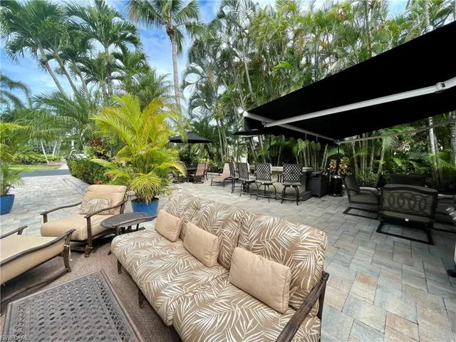 View of patio / terrace featuring outdoor lounge area