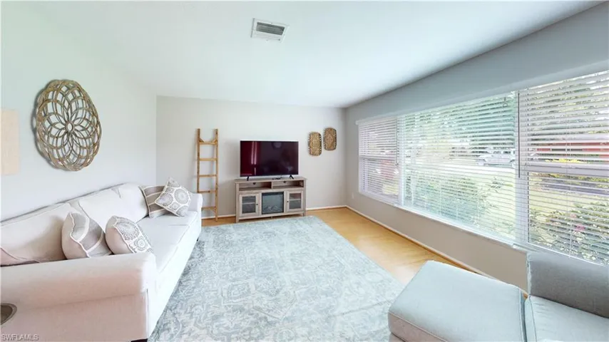 Living room with lots of windows
