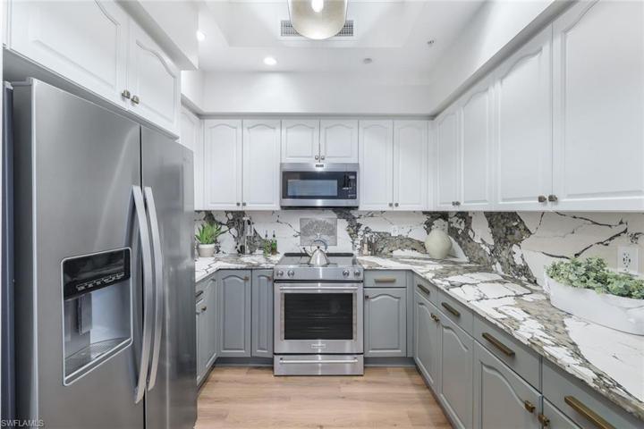 1065 Borghese LN # 2105, NAPLES FL 34114